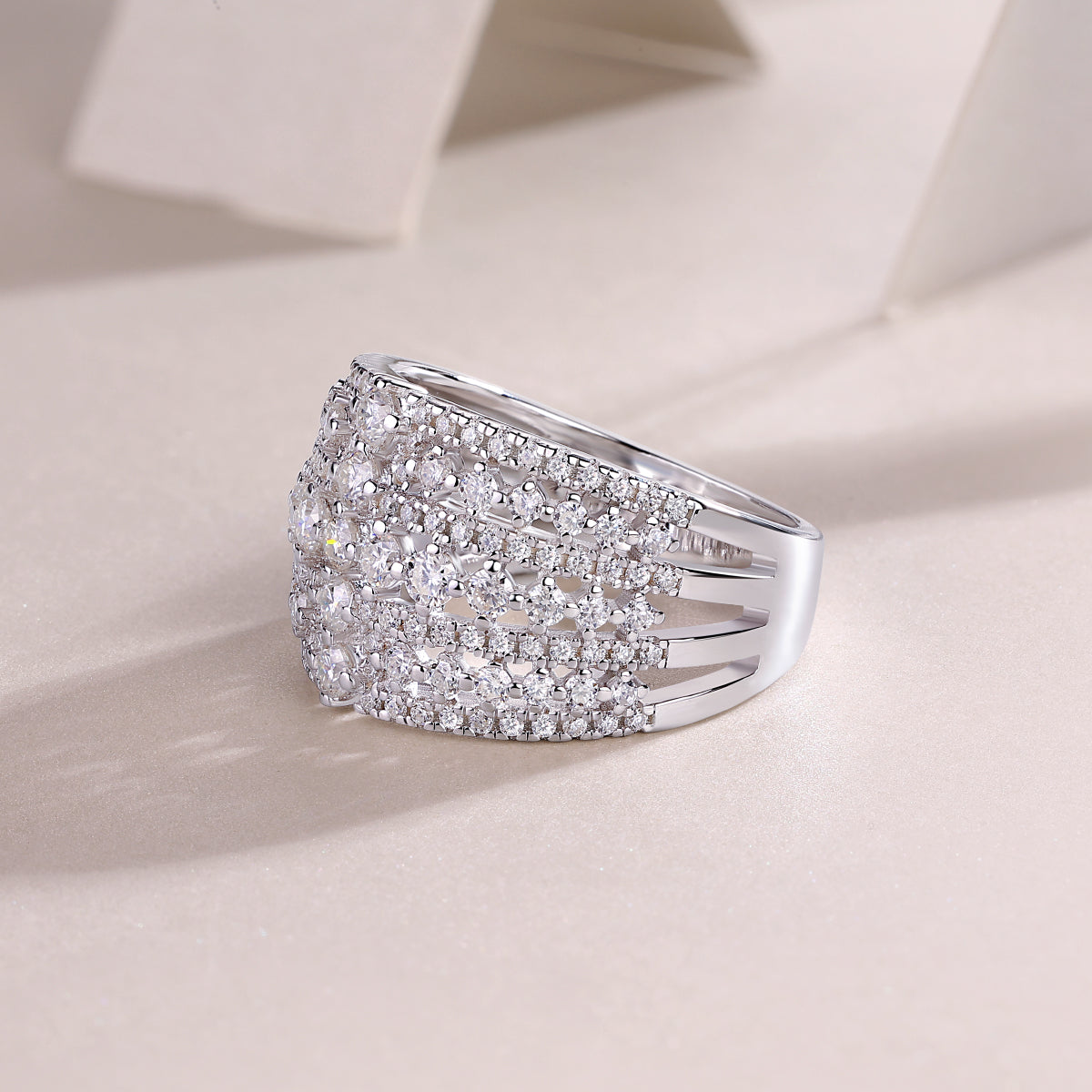 1Many Diamonds Are Arranged Luxuriously Fashionable Moissanite Silver Rings Prohibit TikTok sales - 5 - CJ