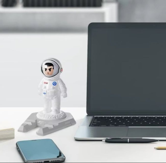 Astronaut Desktop Stand - 5 - CJ
