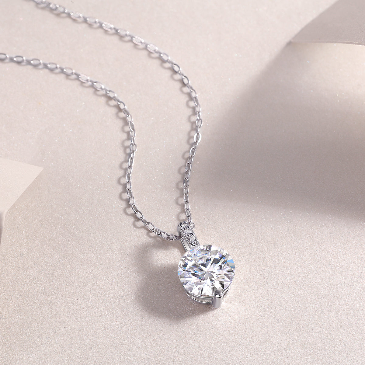 1A Lifetime Of Brilliance - A Fashionable And Luxurious Diamond Jewelry Pendant Set With 2 - carat Moissanite S925 Sterling Silver And Platinum Plating Prohibit TikTok sales - 5 - CJ