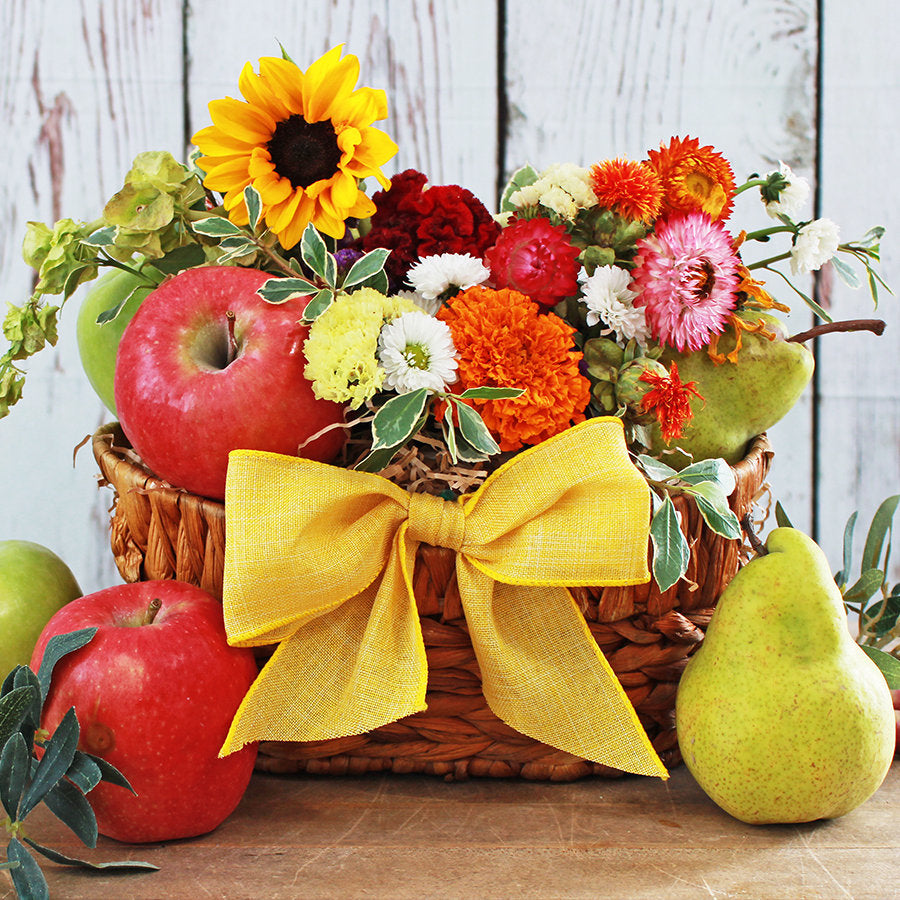 Fruit & Flowers: Gourmet Gift Basket - GreatArrivals
