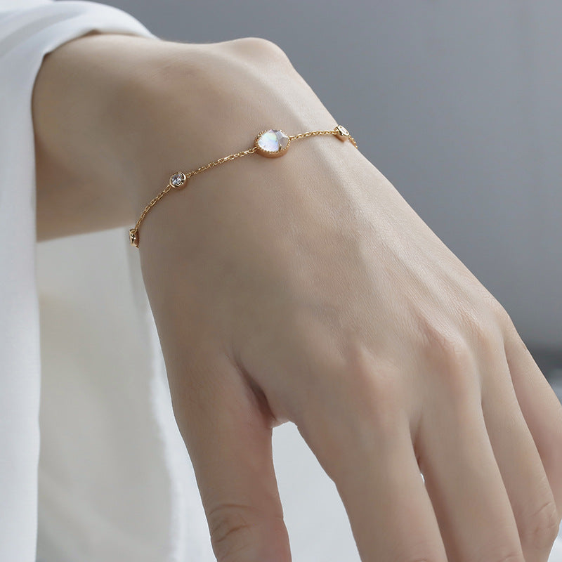 White Butterfly Shell Bubble Bracelet - 4 - https://x.com/titan_prim62775J