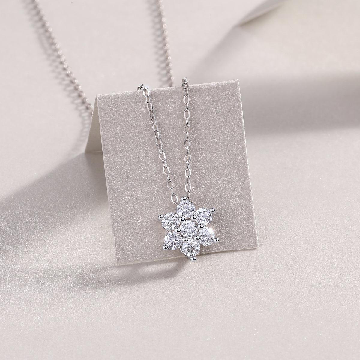1Snowflakes Fluttering - A Fashionable And Luxurious Diamond Jewelry Pendant Set With Moissanite S925 Sterling Silver And Platinum Plating Prohibit TikTok sales - 5 - CJ