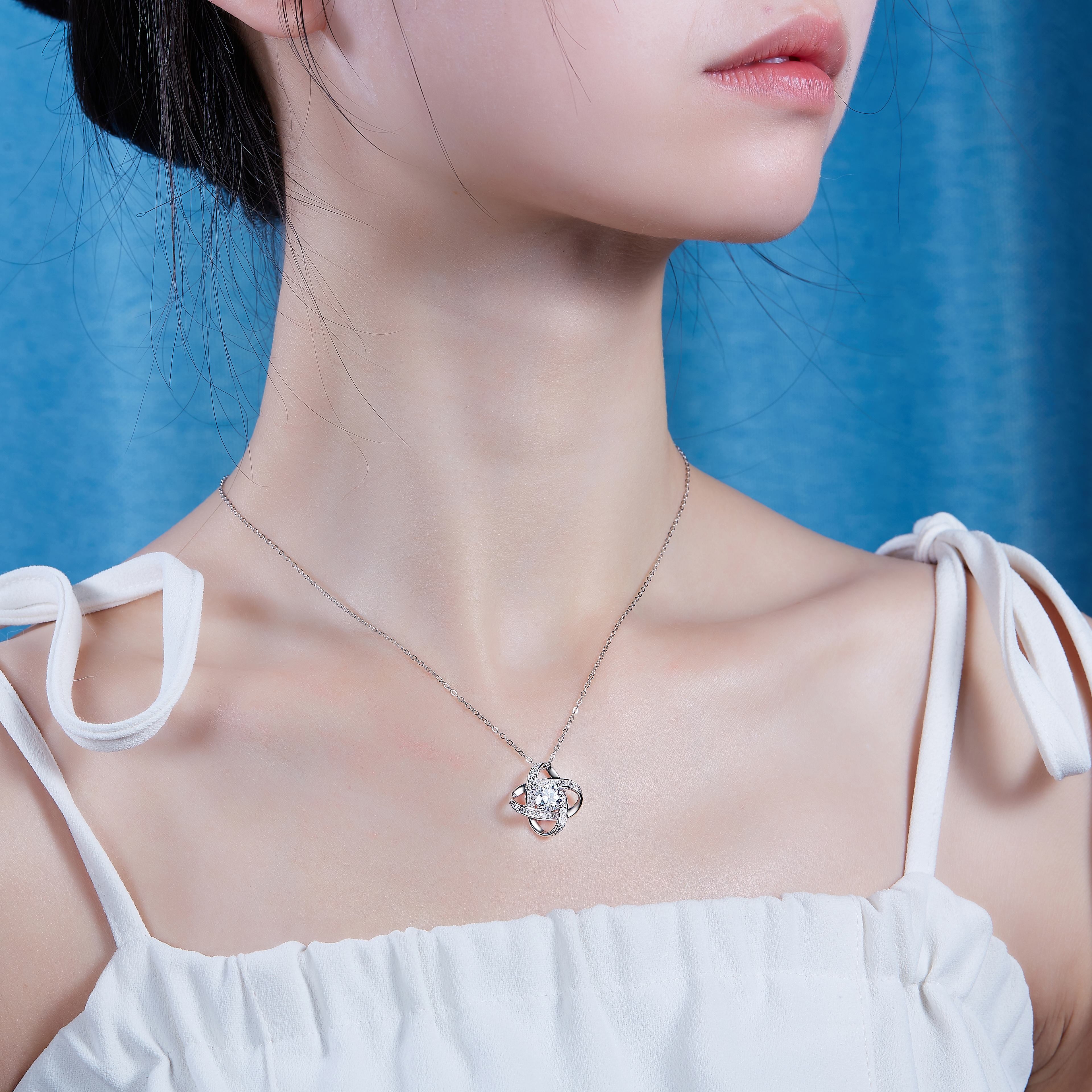 1Reciprocating - A Fashionable And Luxurious Diamond Jewelry Pendant Set With 1 - carat Moissanite S925 Sterling Silver And Platinum Plating Prohibit TikTok sales - 5 - cj