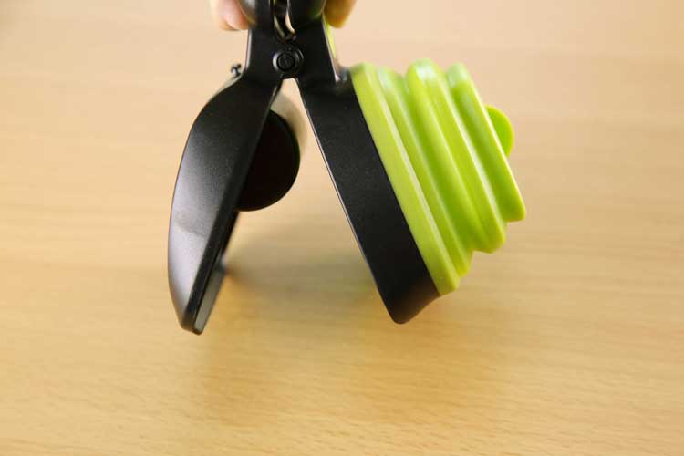 Dog Pet Travel Foldable Pooper Scooper With 1 Roll Decomposable bags Poop Scoop Clean Pick Up Excreta Cleaner Epacket Shipping - 0 - CJ