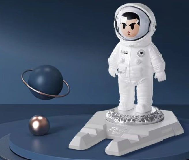 Astronaut Desktop Stand - 5 - CJ