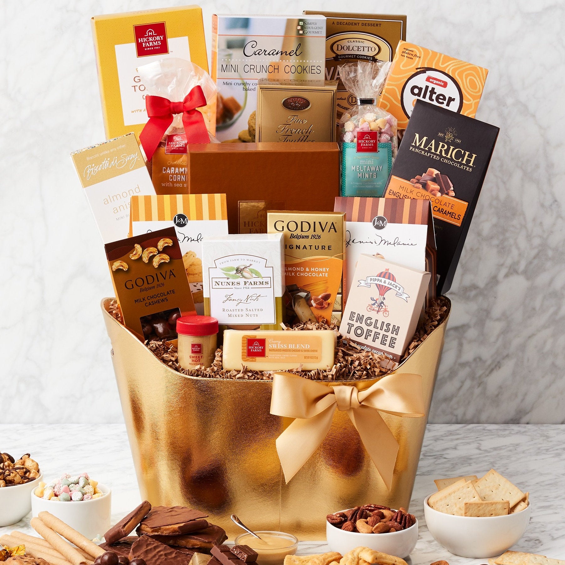 Golden Delights: Gourmet Gift Basket - GreatArrivals