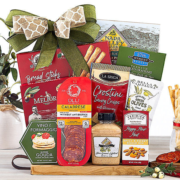 Traditional Cheese Delights: Gourmet Gift Basket - GreatArrivals