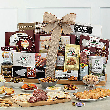 Gourmet Cheese Extravaganza: Gourmet Gift Basket - GreatArrivals