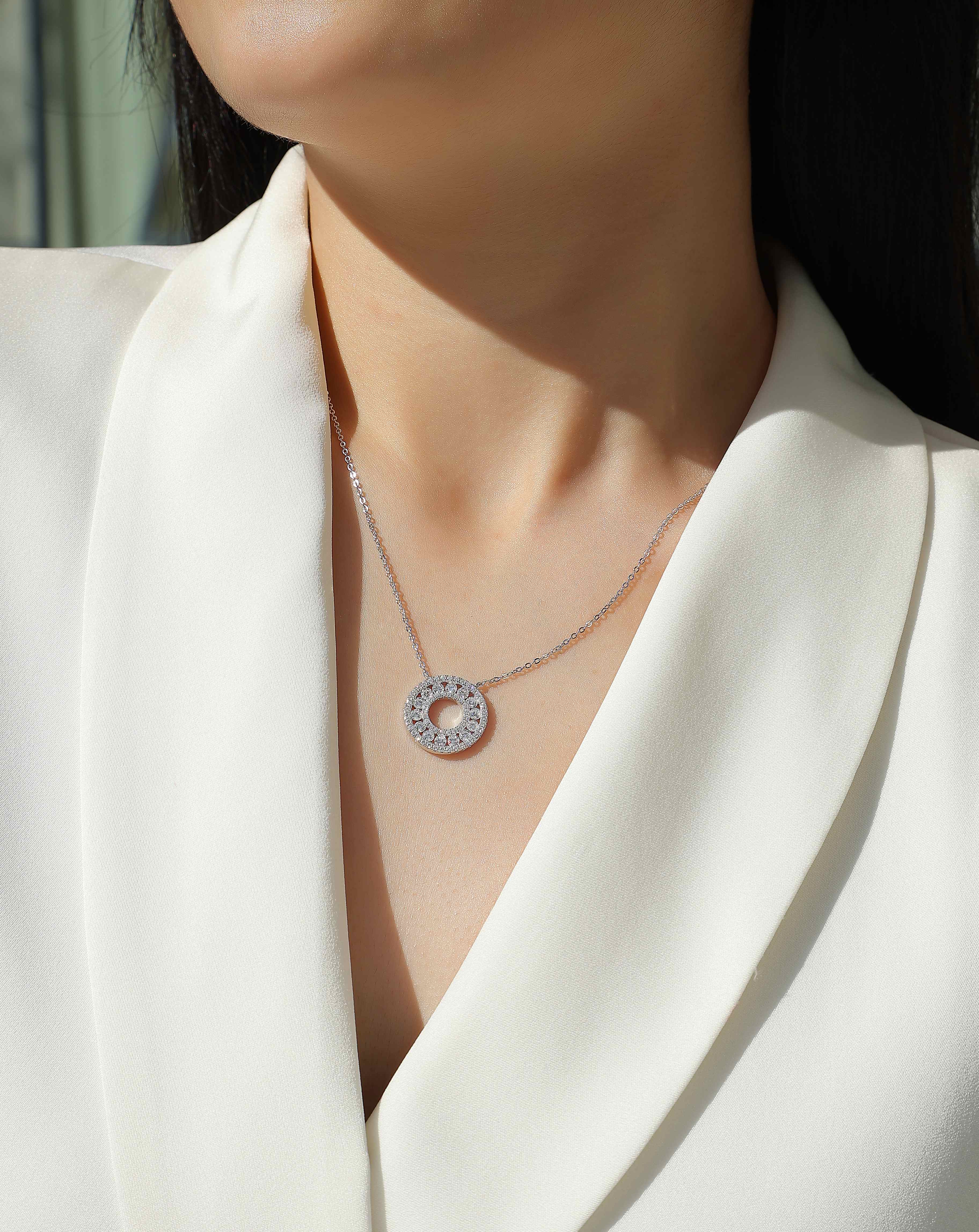 1Reciprocating - A Fashionable And Luxurious Diamond Jewelry Pendant Set With Moissanite S925 Sterling Silver Prohibit TikTok sales - 5 - CJ