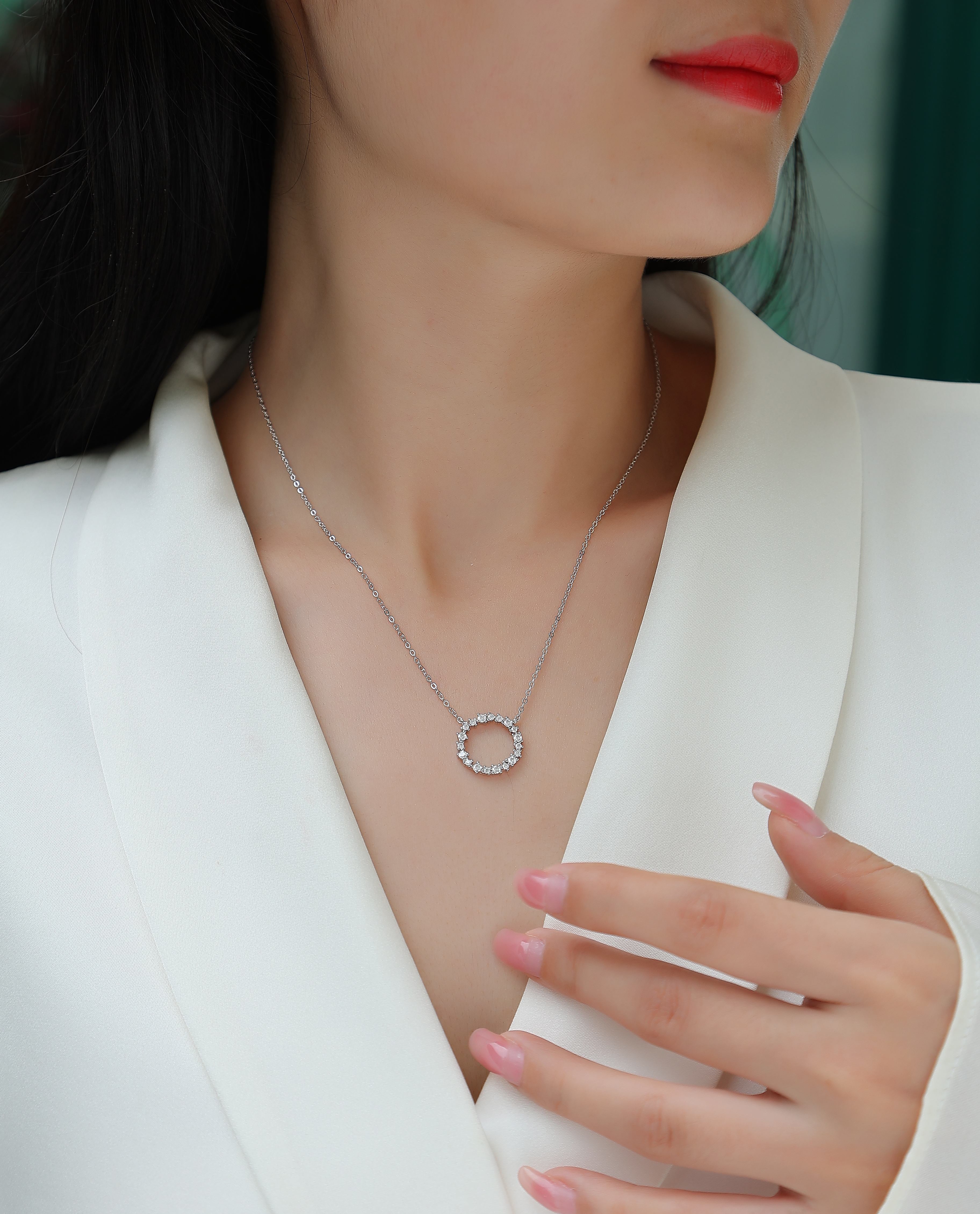 1Emerald Water Ripples - A Fashionable And Luxurious Diamond Jewelry Pendant Set With Moissanite S925 Sterling Silver And Platinum Plating Prohibit TikTok sales - 5 - cj