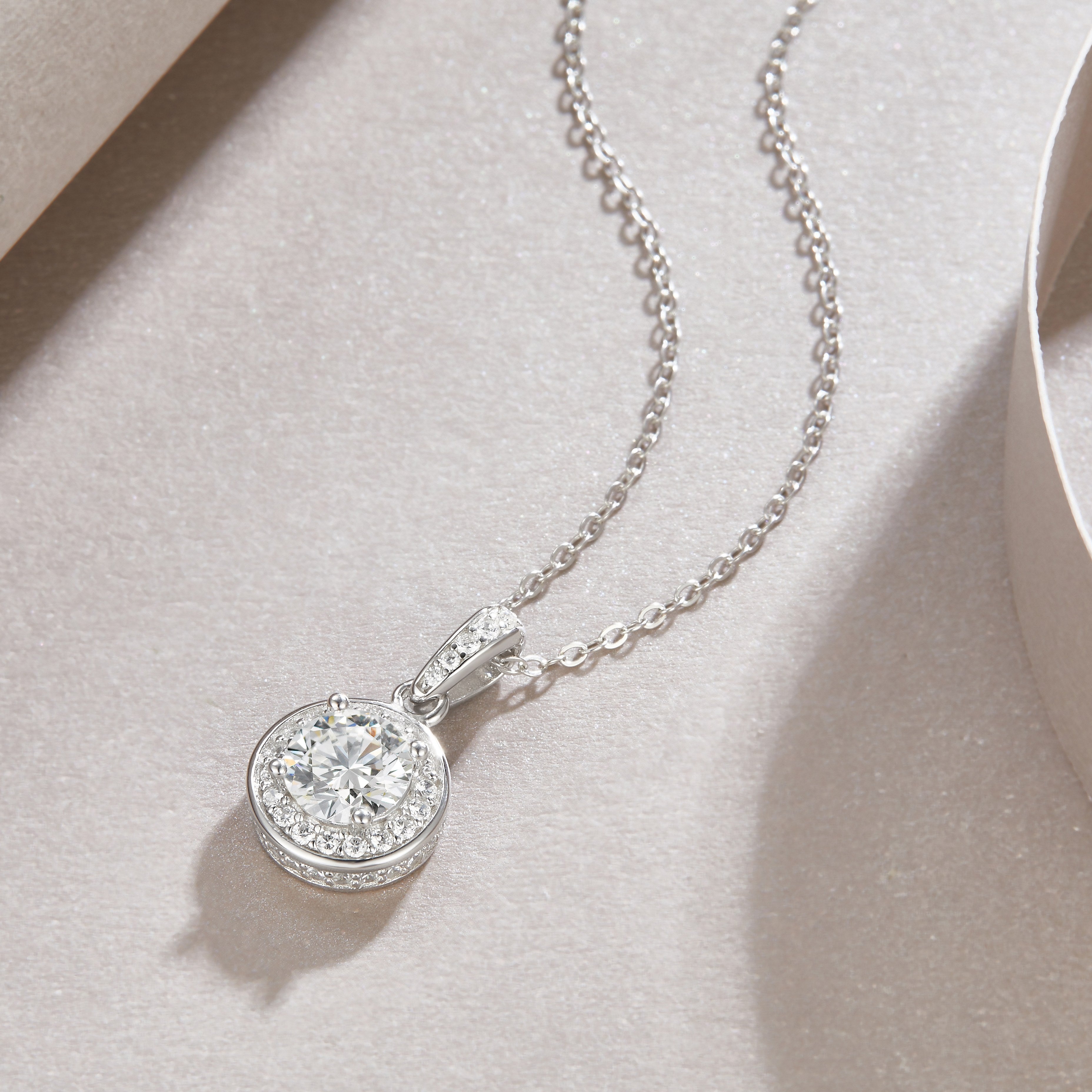 1Dark Night Elf - A Fashionable And Luxurious Diamond Jewelry Pendant Set With 1 - carat Moissan Diamond S925 Sterling Silver And Platinum Plating Prohibit TikTok sales - 5 - cj