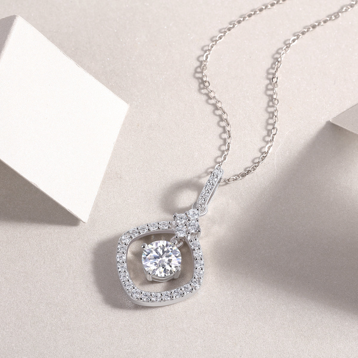 1Starlight Heart - to - Heart - A Fashionable And Luxurious Diamond Jewelry Pendant Set With 1 - carat Moissan Diamond S925 Sterling Silver And Platinum Plating Prohibit TikTok sales - 5 - CJ