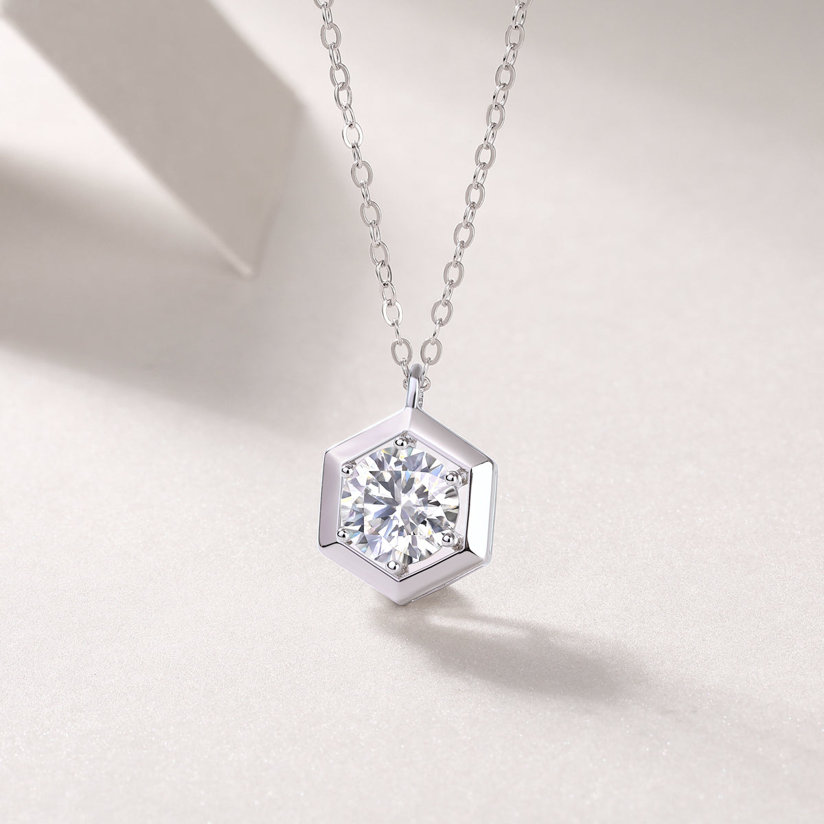 1Geometric - A Fashionable And Luxurious Diamond Jewelry Pendant Set With 1 - carat Moissanite S925 Sterling Silver Prohibit TikTok sales - 5 - cj