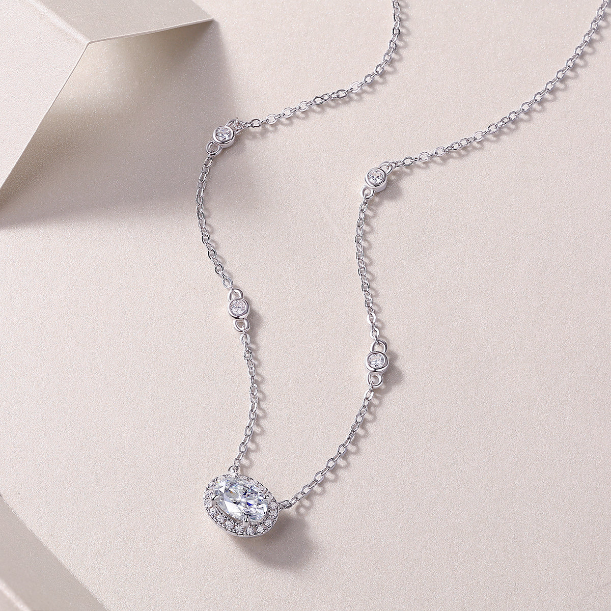 1White Summer Night - A Fashionable And Luxurious Diamond Jewelry Pendant Set With Egg-shaped Moissanite S925 Sterling Silver And Platinum Plating Prohibit TikTok sales