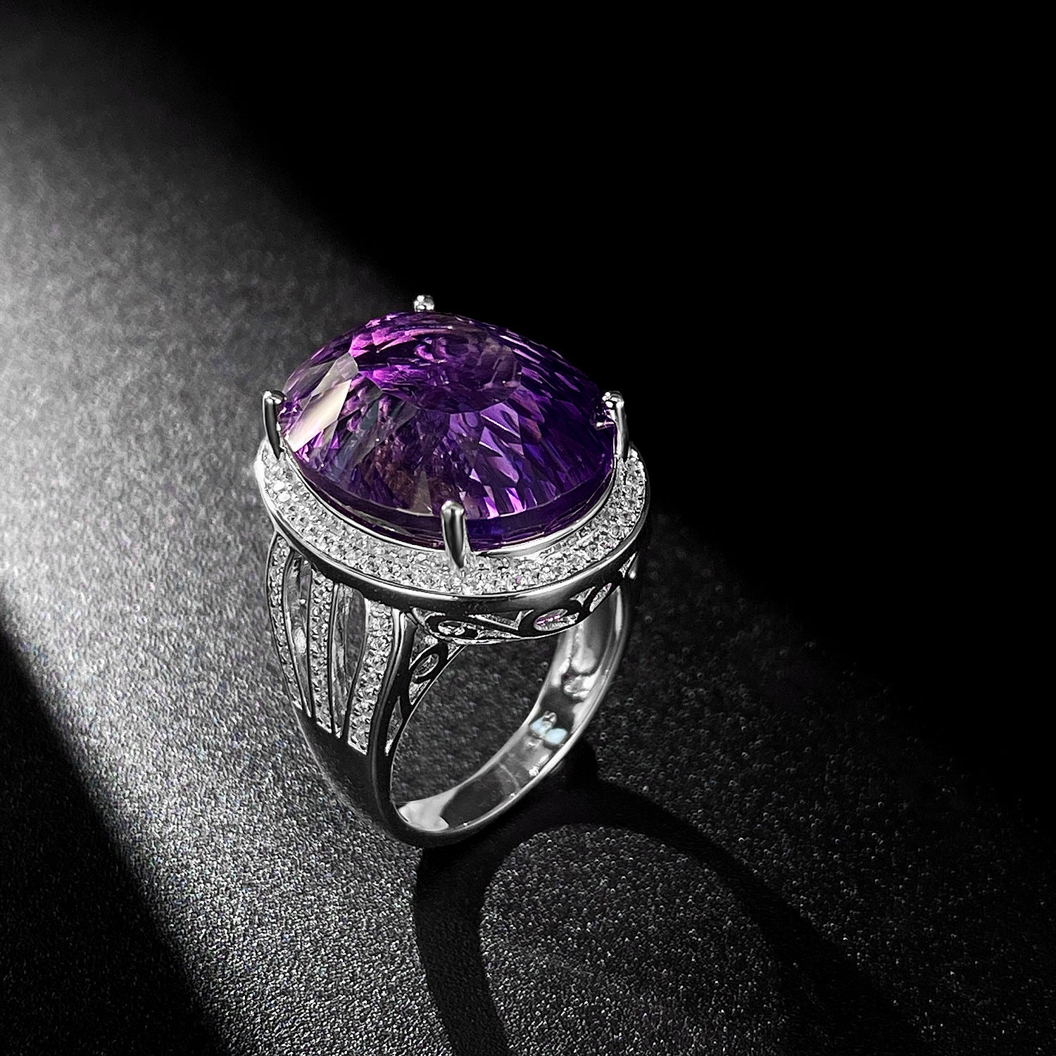 Light And Extravagant Wind Jewelry Large Denier Shaped Natural Amethyst Ring S925 Silver Set Crystal - 4 - CJ