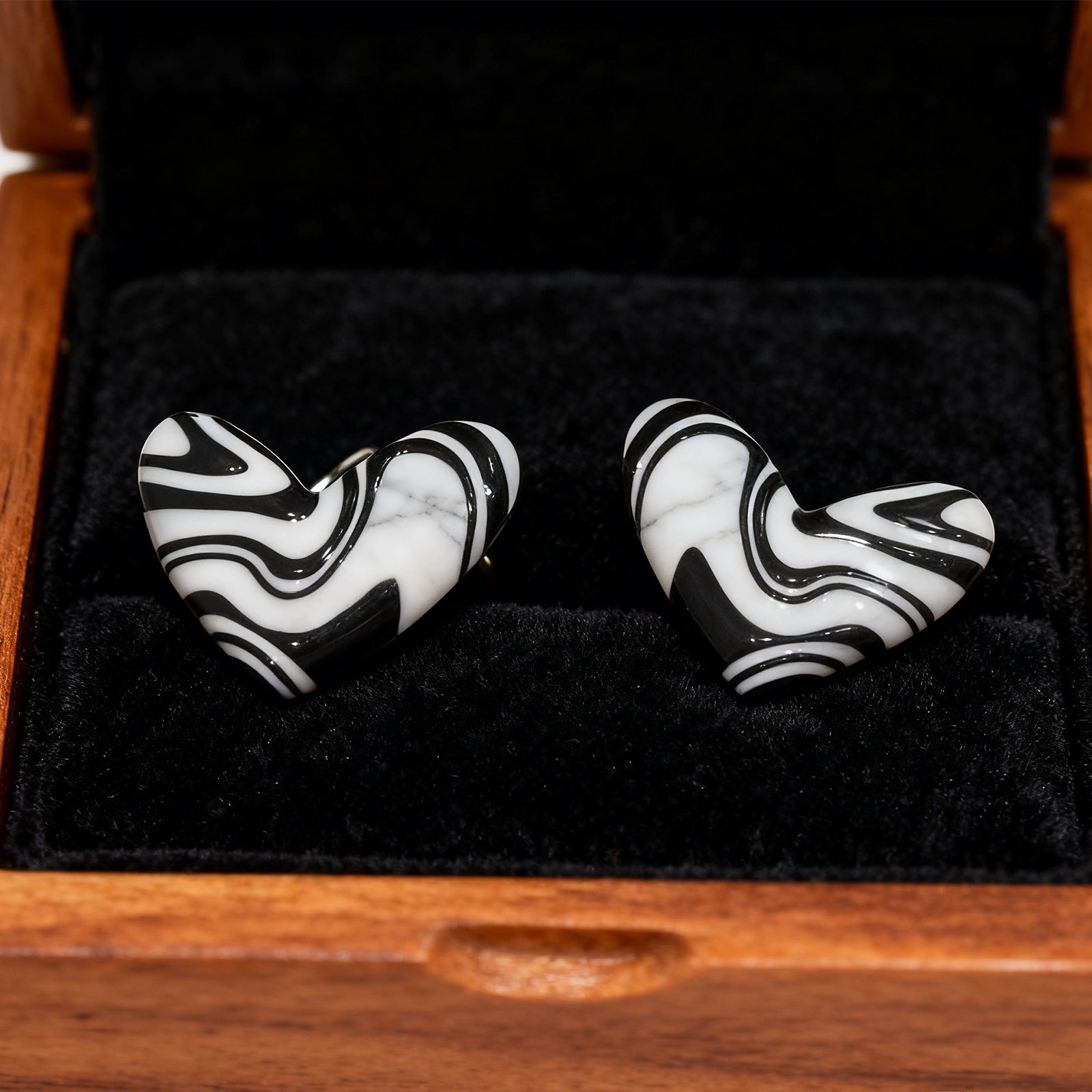 Black&White Heart Earrings-1416