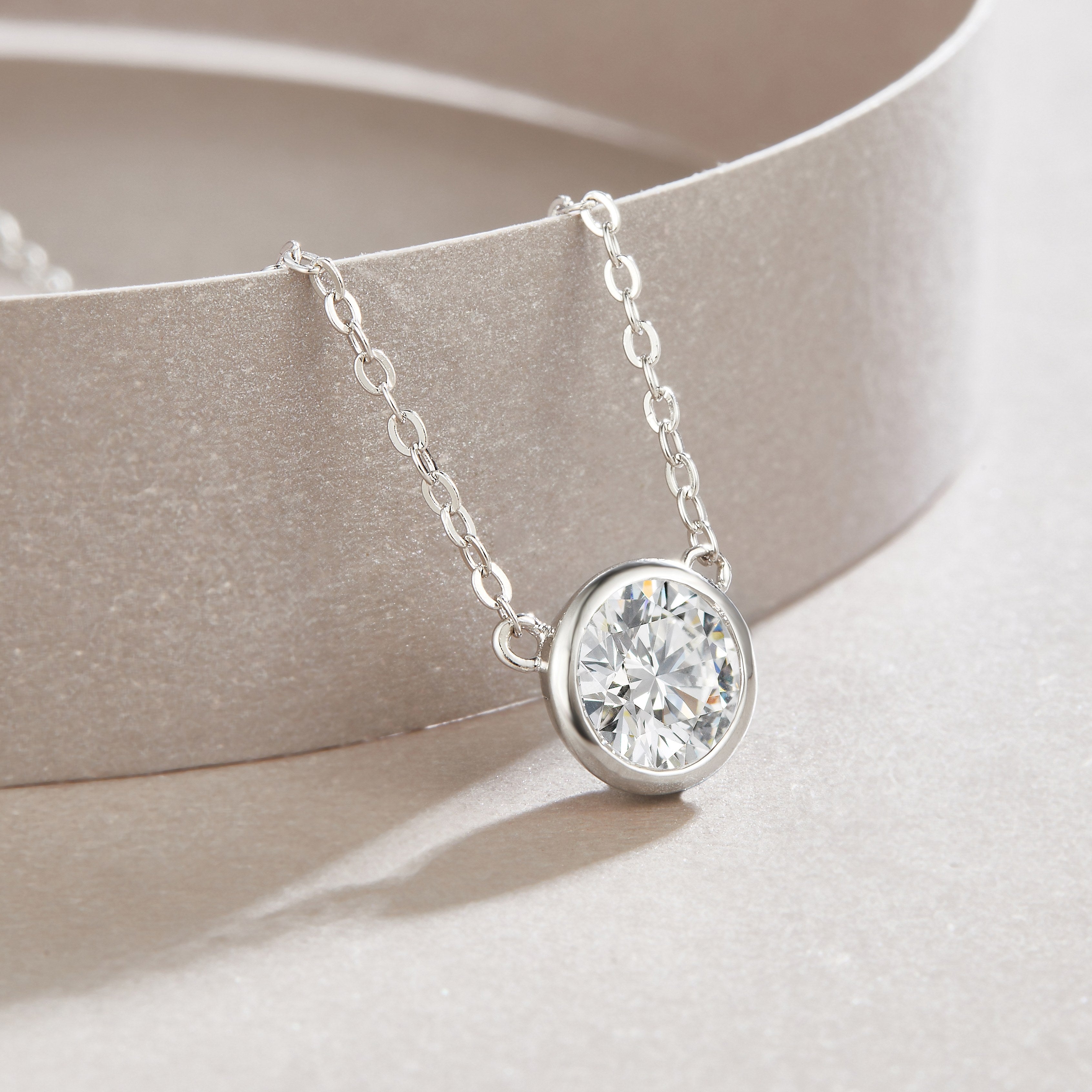 1Natural Reverie - A Fashionable And Luxurious Diamond Jewelry Pendant Set With 1 - carat Moissan Diamond S925 Sterling Silver And Platinum Plating Prohibit TikTok sales - 5 - cj