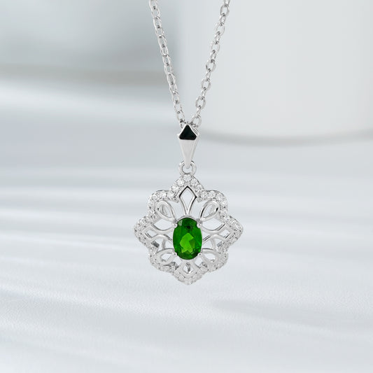 Vintage High Grade Green Diopside Necklace Personality Hollow Eight Star Cool Wind Pendant - 4 - CJ