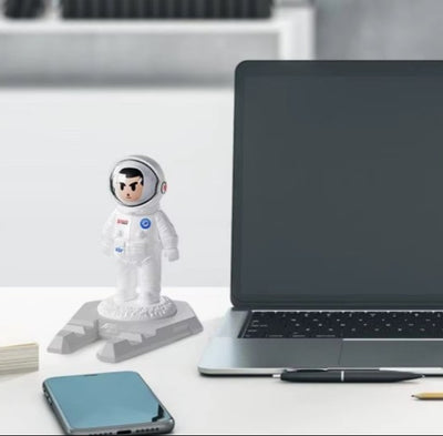 Astronaut Desktop Stand - 5 - CJ