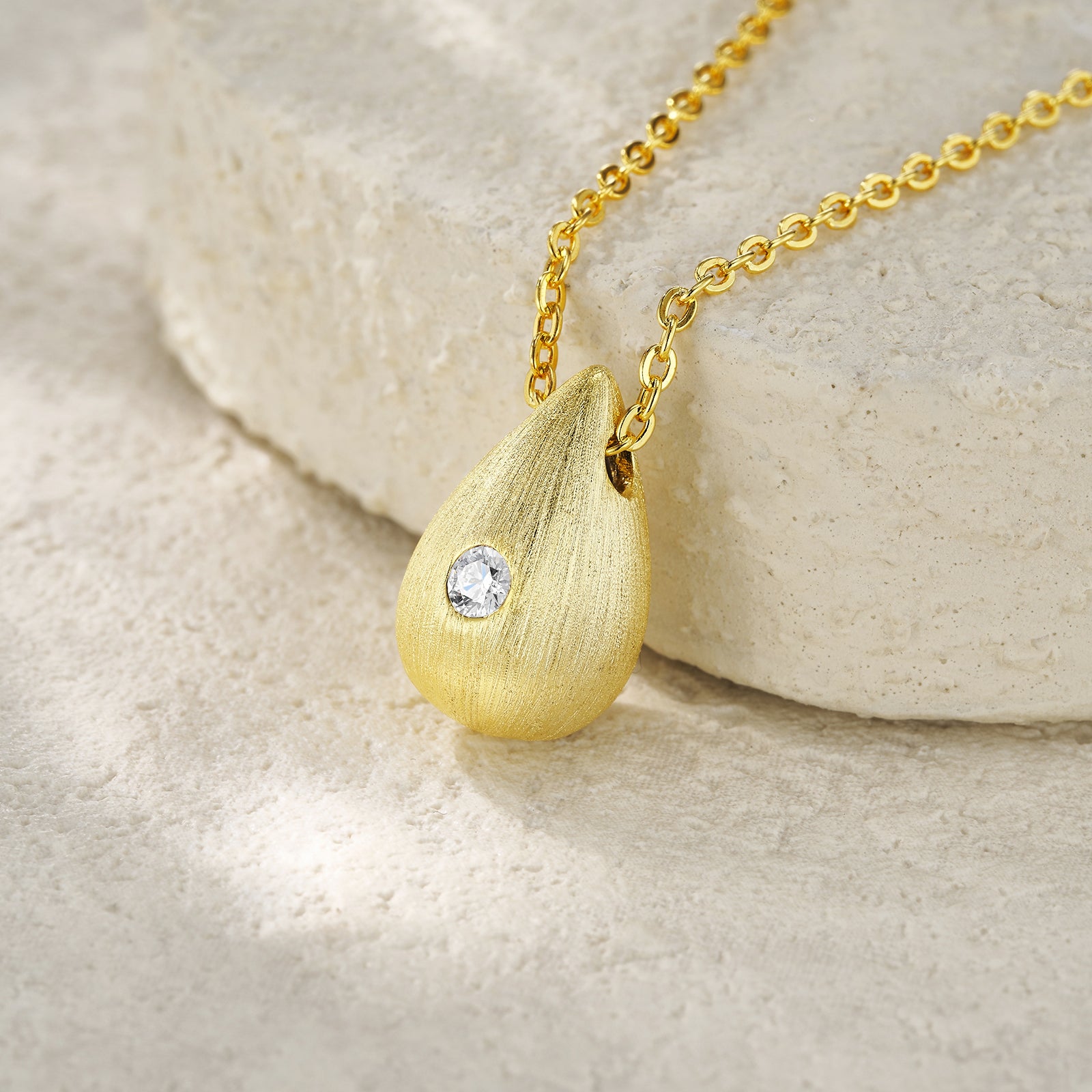 1Dreamy Water Drop - A Trendy Diamond Jewelry Necklace Pendant Set With 1-carat Moissanite S925 Sterling Silver And Gold Plating Prohibit TikTok sales