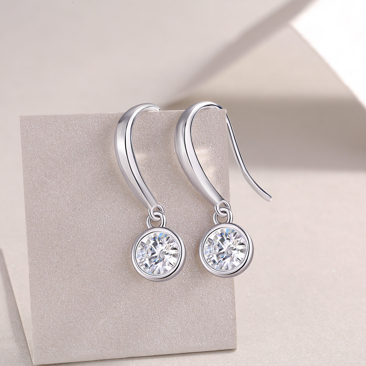 Soft Light And Sweet Whispers - Fashionable Earrings And Stud Jewelry Set With Moissanite S925 Sterling Silver And Platinum-plated Diamonds