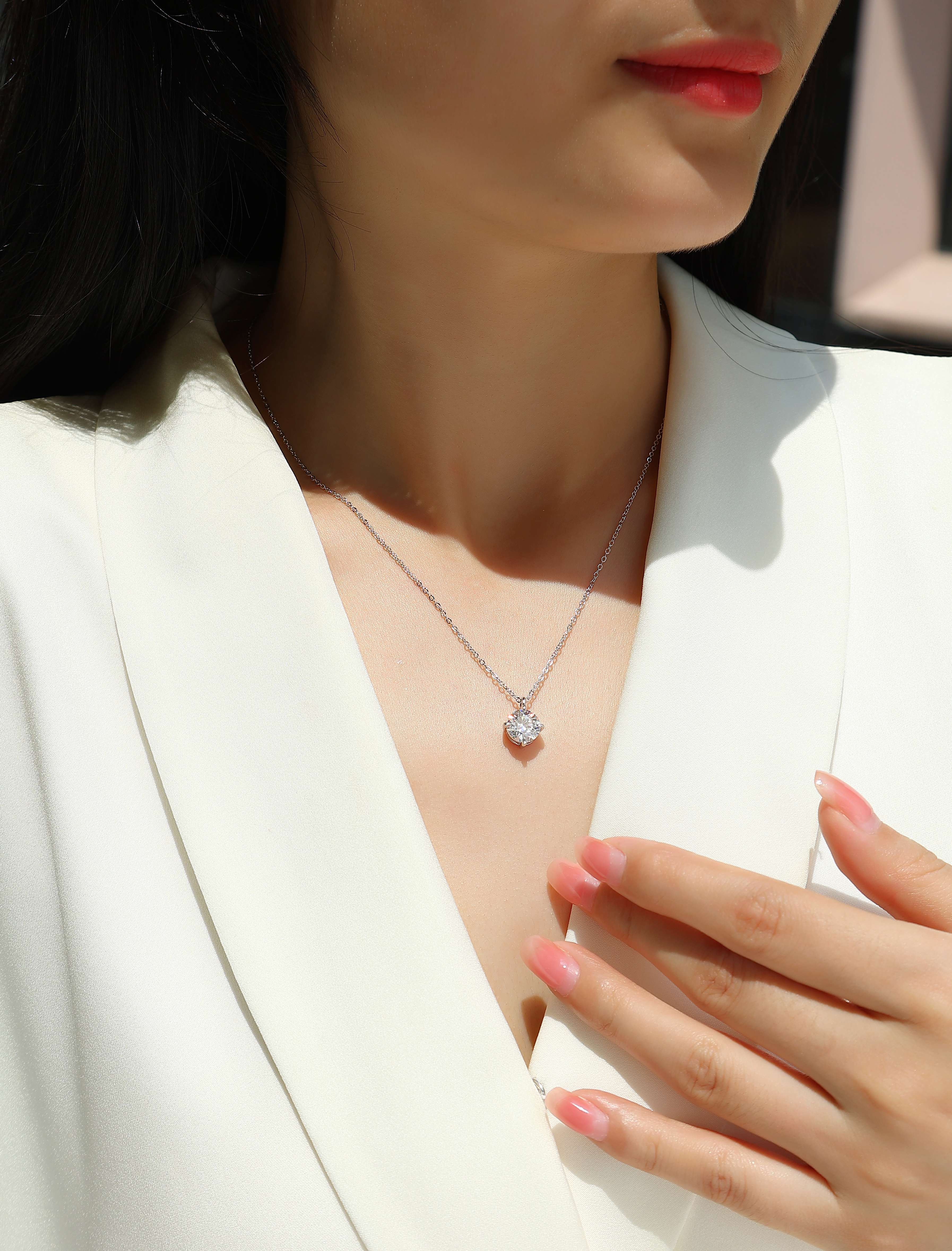 1Round And Smooth - A Fashionable And Luxurious Diamond Jewelry Piece Set With 2 - carat Moissan Diamonds, S925 Sterling Silver And Platinum - plated Pendant Prohibit TikTok sales - 5 - CJ