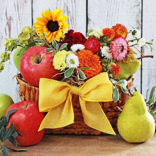 Fruit & Flowers: Gourmet Gift Basket - GreatArrivals