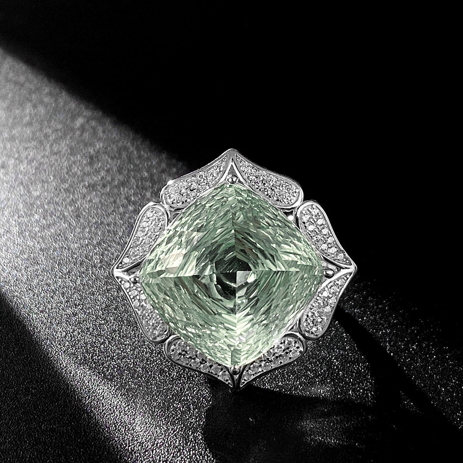 Ins Wind Luxury Crystal Ring Femininity Silver Set With Large Natural Green Crystal - 4 - CJ