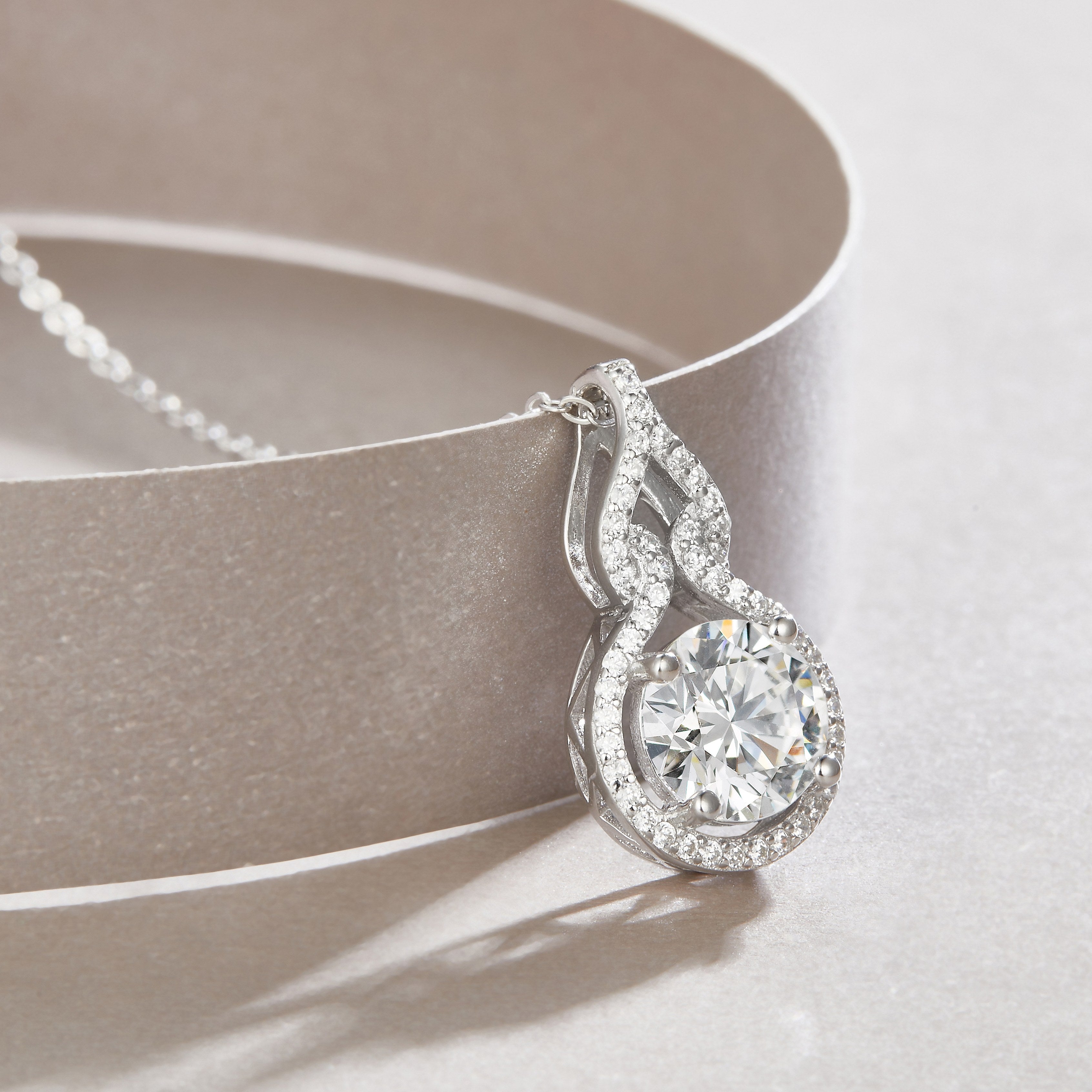 1Curve - A Fashionable And Luxurious Diamond Jewelry Pendant Set With 2 - carat Moissanite S925 Sterling Silver And Platinum Plating Prohibit TikTok sales - 5 - cj