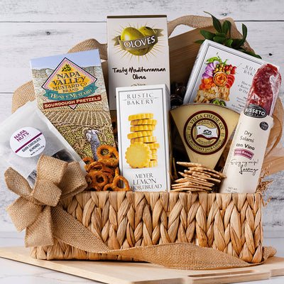 Gourmet Gratitude: Savory & Sweet Gift Basket - GreatArrivals