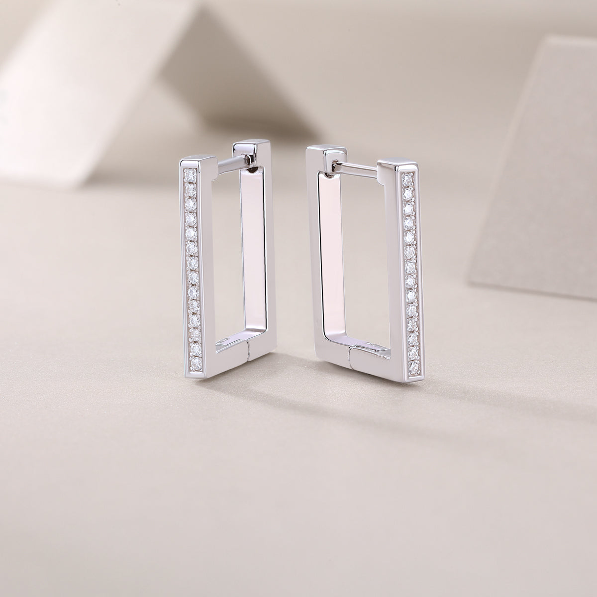 1Kokang - Fashionable And Luxurious Diamond Jewelry With Moissanite S925 Sterling Silver And Platinum-plated Stud Earrings Prohibit TikTok sales