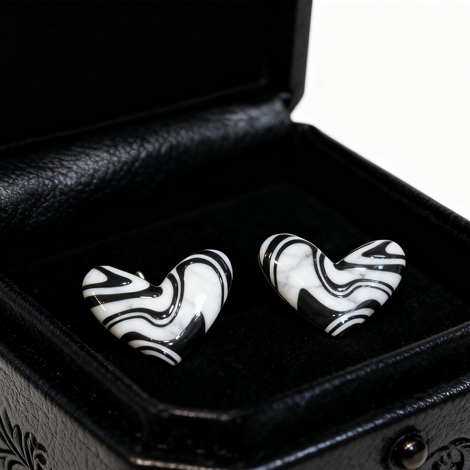 Black&White Heart Earrings-1416