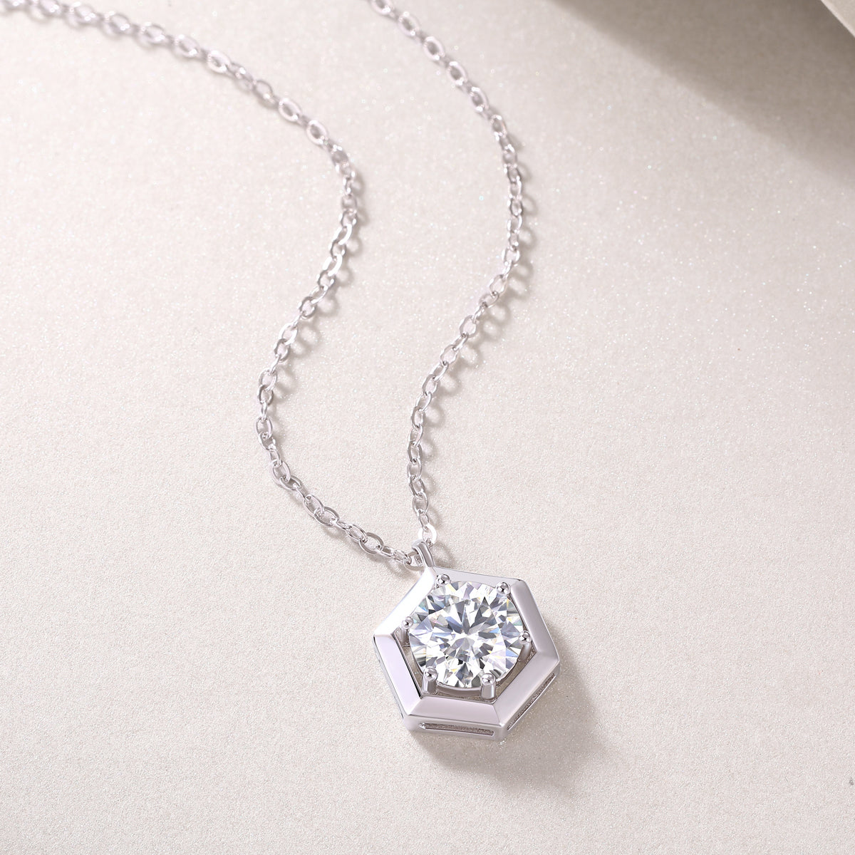 1Geometric - A Fashionable And Luxurious Diamond Jewelry Pendant Set With 1 - carat Moissanite S925 Sterling Silver Prohibit TikTok sales - 5 - cj