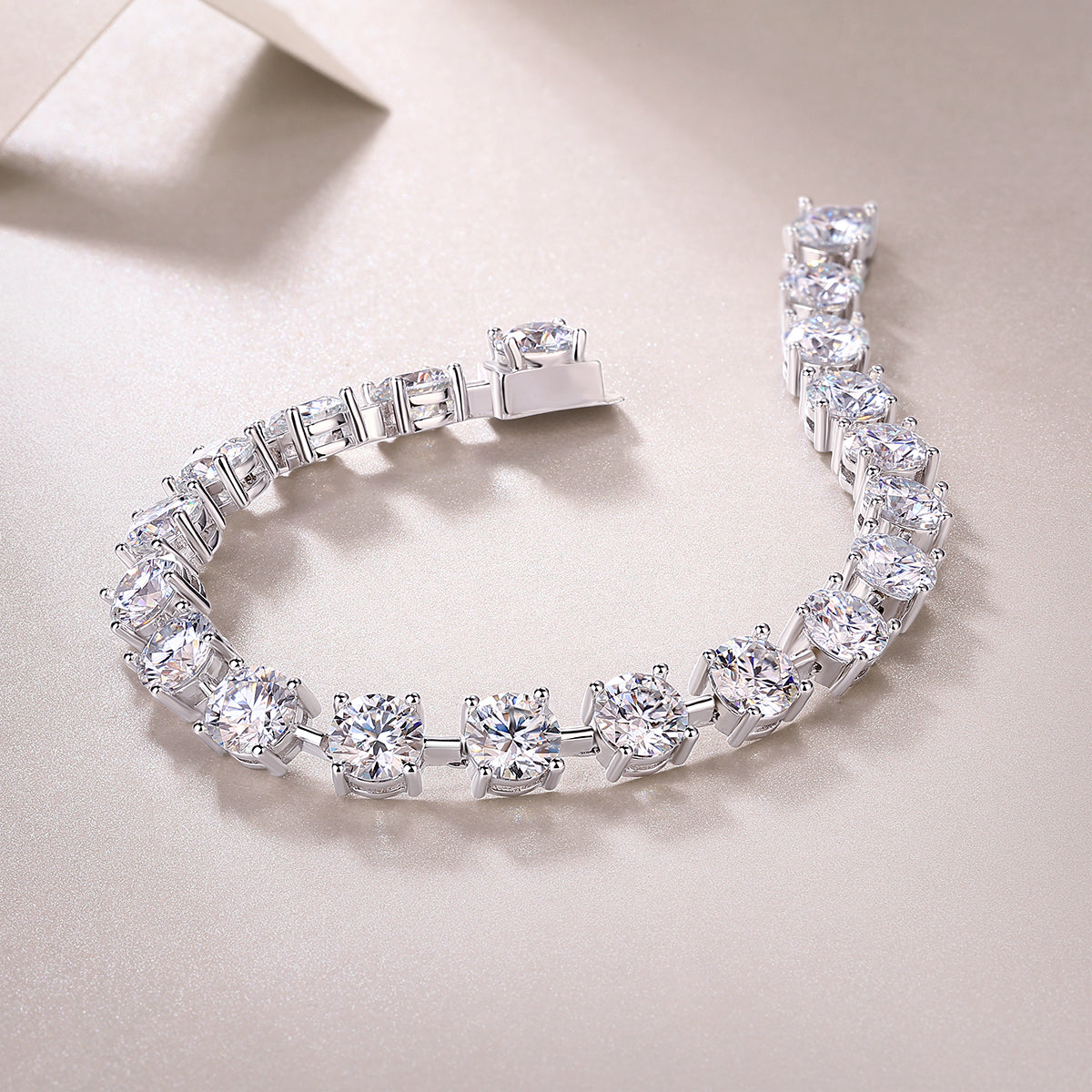 1About Time Luxury Fashion Mossan Diamond S925 Silver Bracelet Comparable To Natural Diamonds Prohibit TikTok sales - 5 - CJ