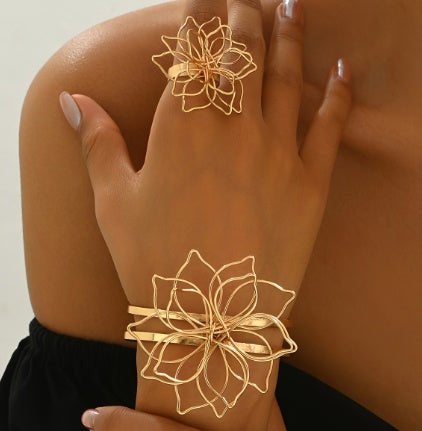 Lxalry Fashion Women's Jewelry Set, Elegant Geometric Lattice Flower Ring, Double - Layer Smooth Open Adjustable Bracelet With Inlaid Lattice Line Flower Bracelet, Suitable For Everyday, Wedding Party - 5 - CJ