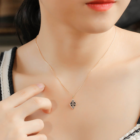 Luxury Retro Geometric Necklace - 4 - CJ
