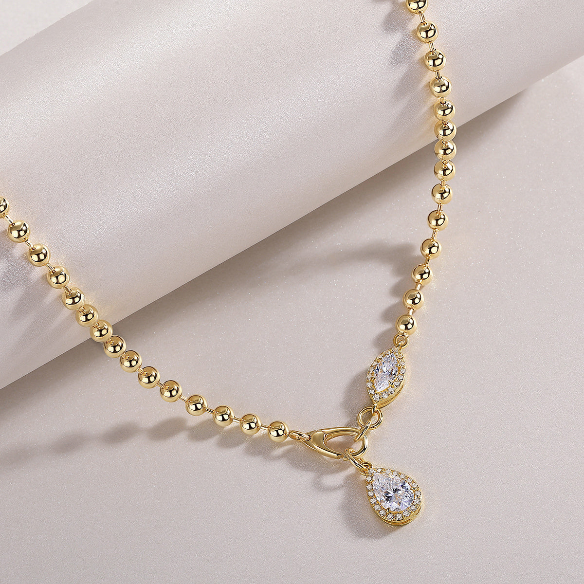 A Fashionable Jewelry Pendant Set With Moissanite S925 Sterling Silver And Gold-plated Diamond, Moissanite Silver Jewelry