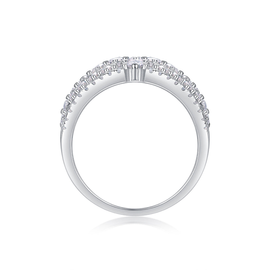 Many Diamonds Are Arranged Luxuriously Fashionable Moissanite Silver Rings