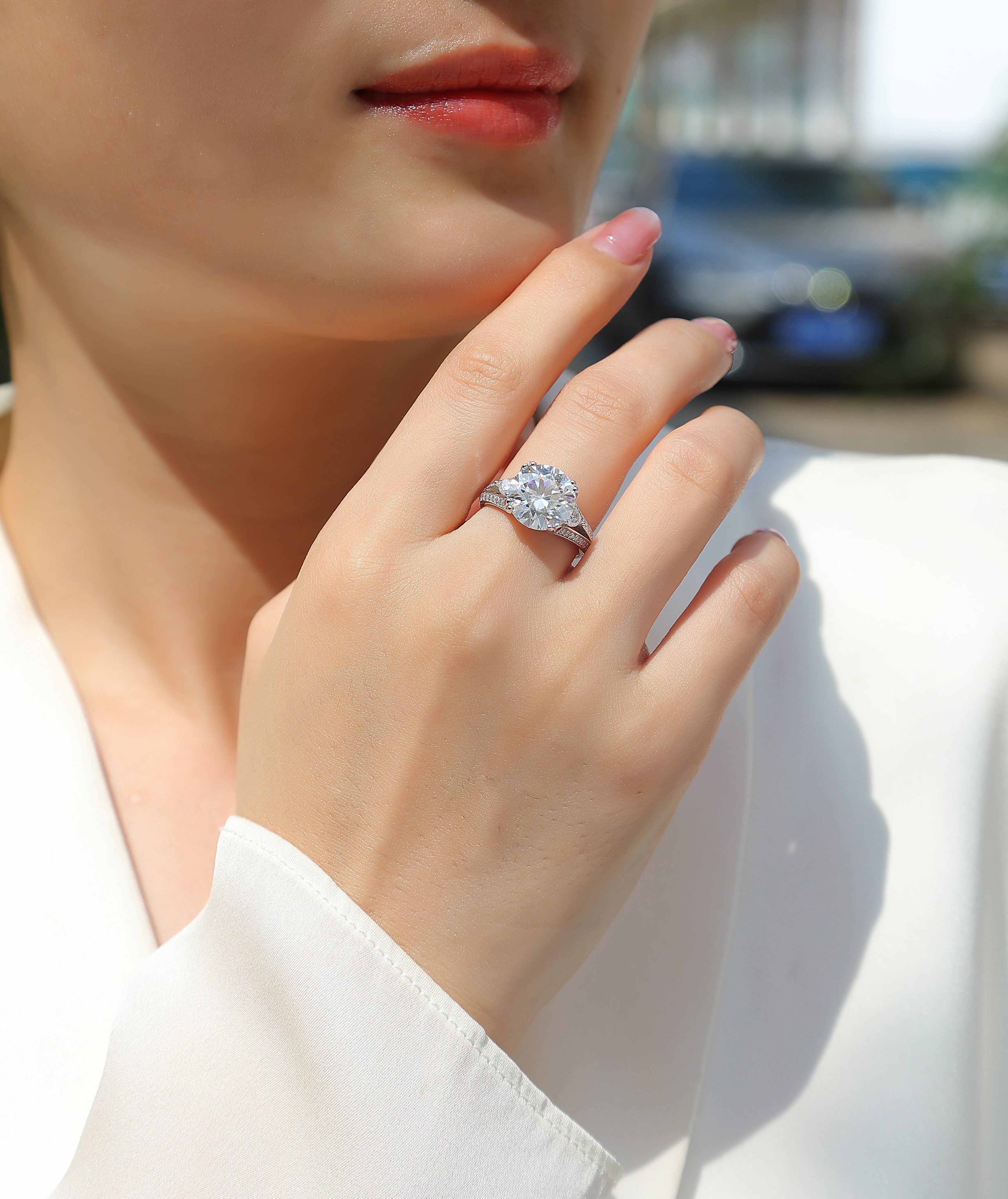 1Elegant Radiance - A Fashionable And Luxurious Jewelry Piece Set With 5 - carat Moissanite S925 Sterling Silver And Platinum - plated Diamond Prohibit TikTok sales - 5 - CJ