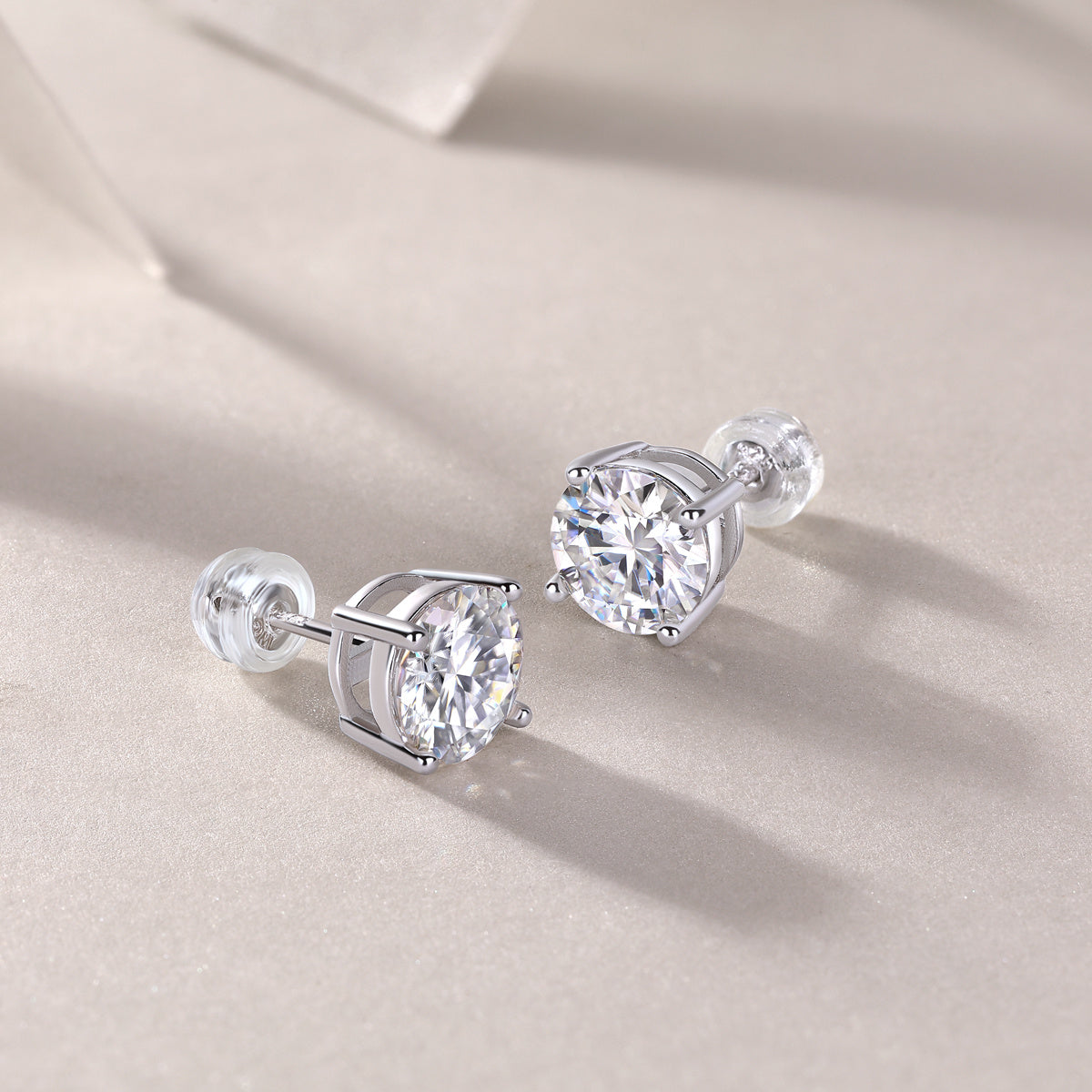 Luxury Fashion Classic Moissanite Silver Stud Earrings