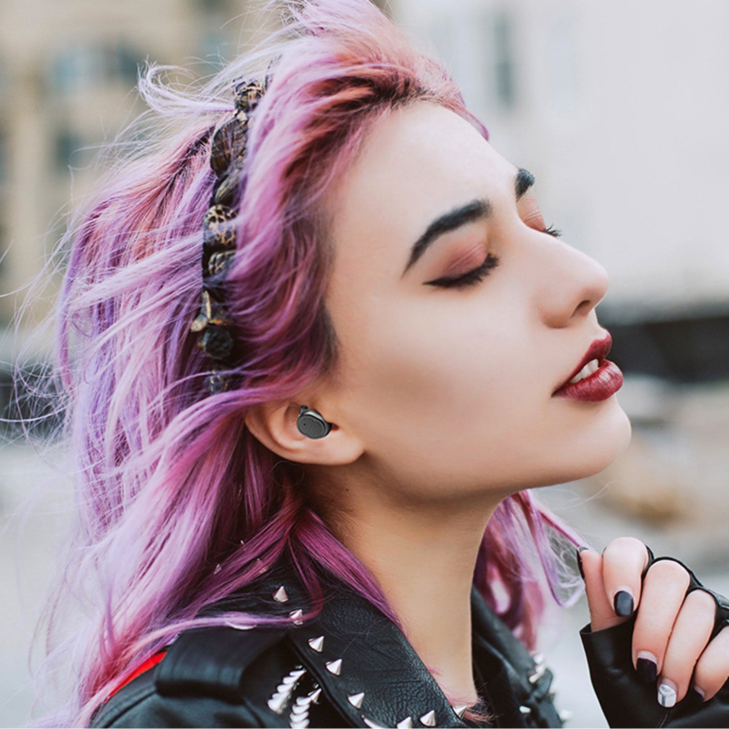 TWS Wireless 5.0 Earbuds IPX4 Touch In-Ear Stereo Earphone Noise Canceling Earpieces 32.8 Ft Transmission Range With Mic 500mAh Magnetic Charging Dock