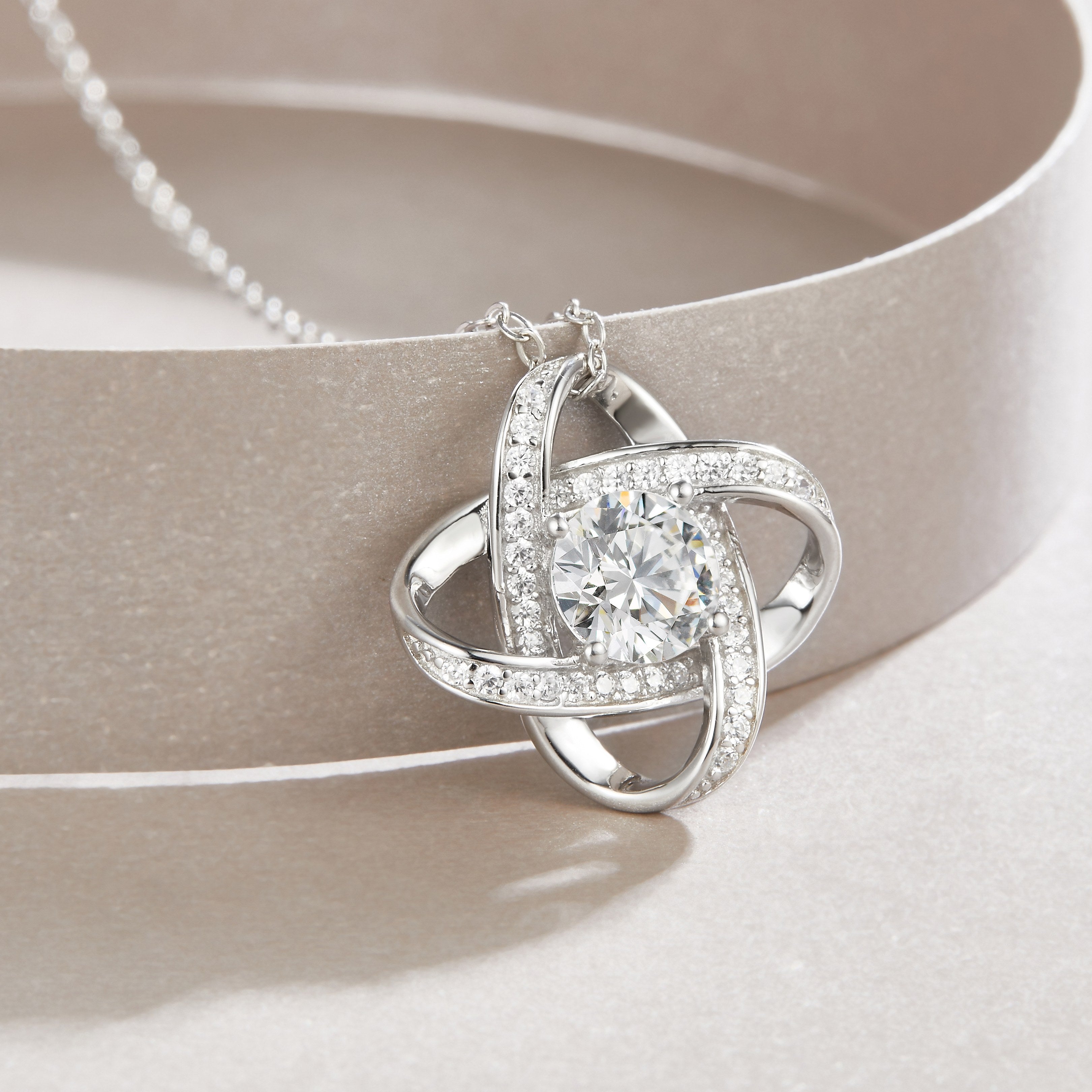 1Reciprocating - A Fashionable And Luxurious Diamond Jewelry Pendant Set With 1 - carat Moissanite S925 Sterling Silver And Platinum Plating Prohibit TikTok sales - 5 - cj