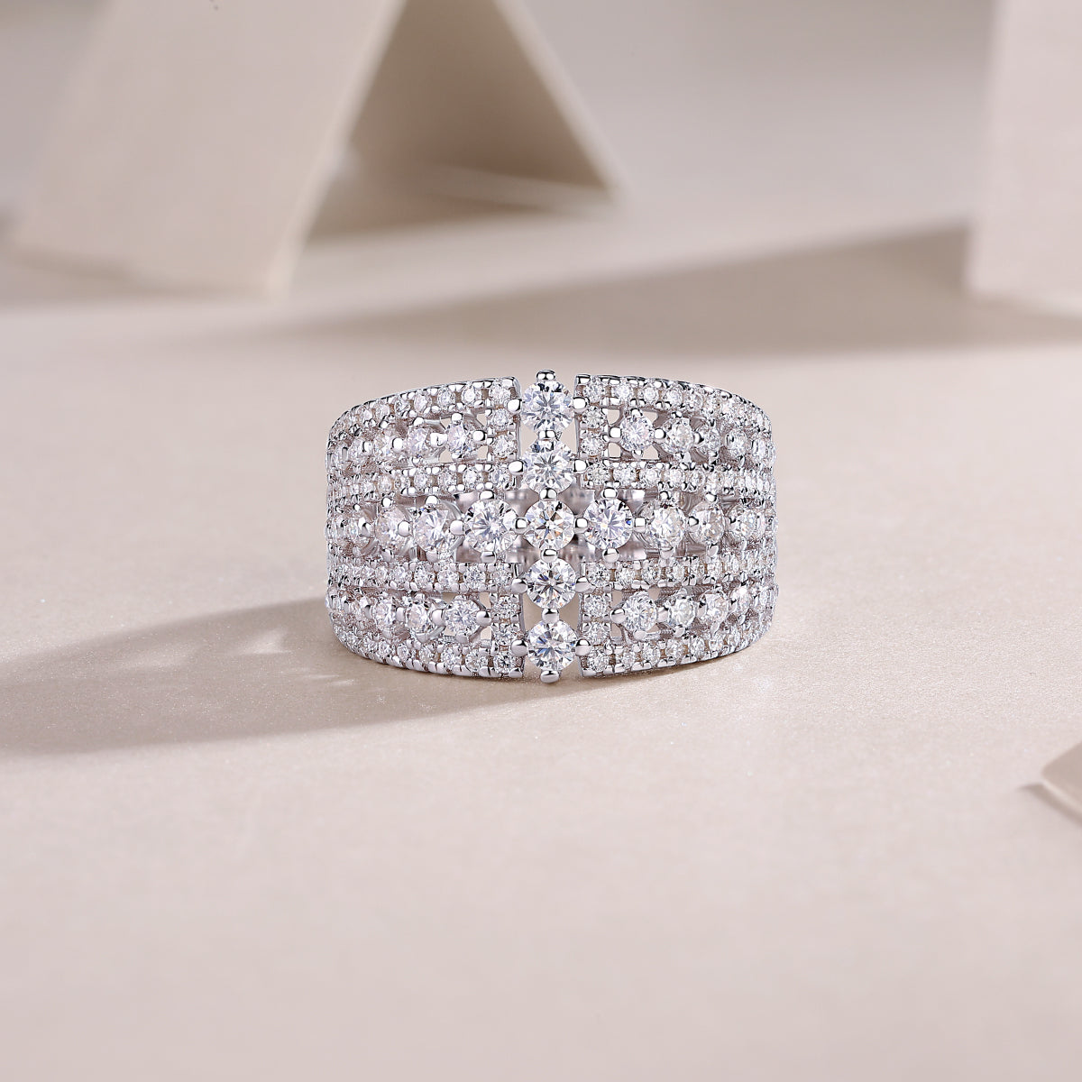 1Many Diamonds Are Arranged Luxuriously Fashionable Moissanite Silver Rings Prohibit TikTok sales - 5 - CJ