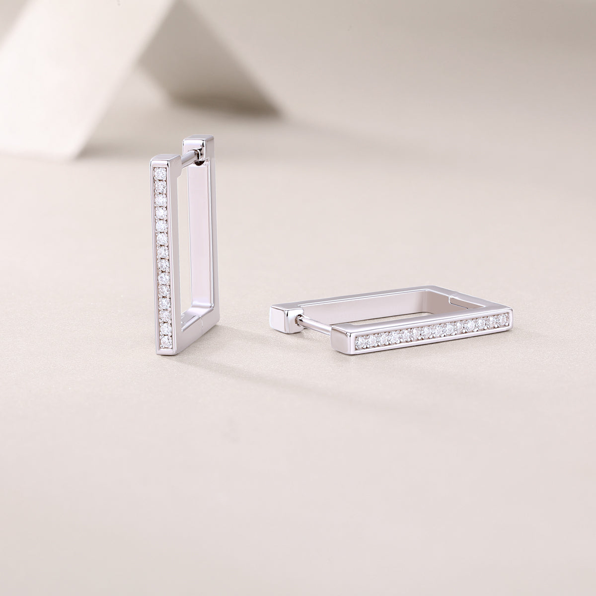 1Kokang - Fashionable And Luxurious Diamond Jewelry With Moissanite S925 Sterling Silver And Platinum-plated Stud Earrings Prohibit TikTok sales