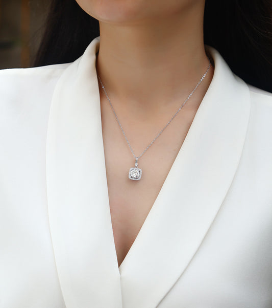 1Innocence - A Fashionable And Luxurious Diamond Jewelry Piece Set With 2 - carat Moissanite S925 Sterling Silver And Platinum - plated Pendant Prohibit TikTok sales - 5 - CJ
