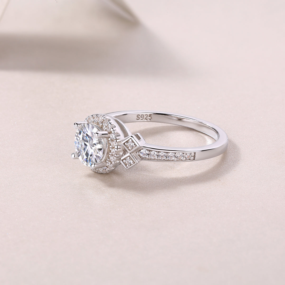 1Lighthouse Large Diamond Ring Luxury Fashion Set Moissanite Silver Ring Prohibit Tk Sales - 5 - CJ