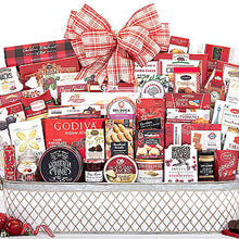 Holiday Extravaganza: Holiday Gift Basket - GreatArrivals