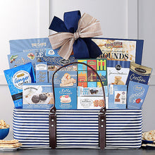 Crowd Pleaser: Gourmet Gift Basket - GreatArrivals
