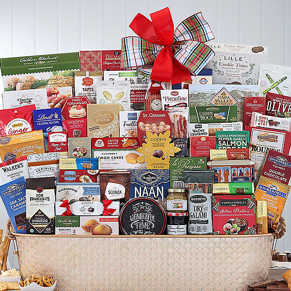 Festive Feast: Gourmet Holiday Gift Basket - GreatArrivals