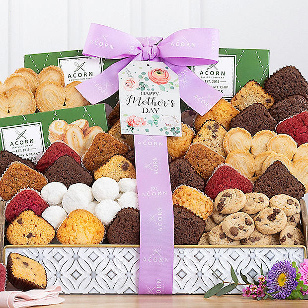 Mother's Day Collection: Fresh Baked Gift Basket - GreatArrivals